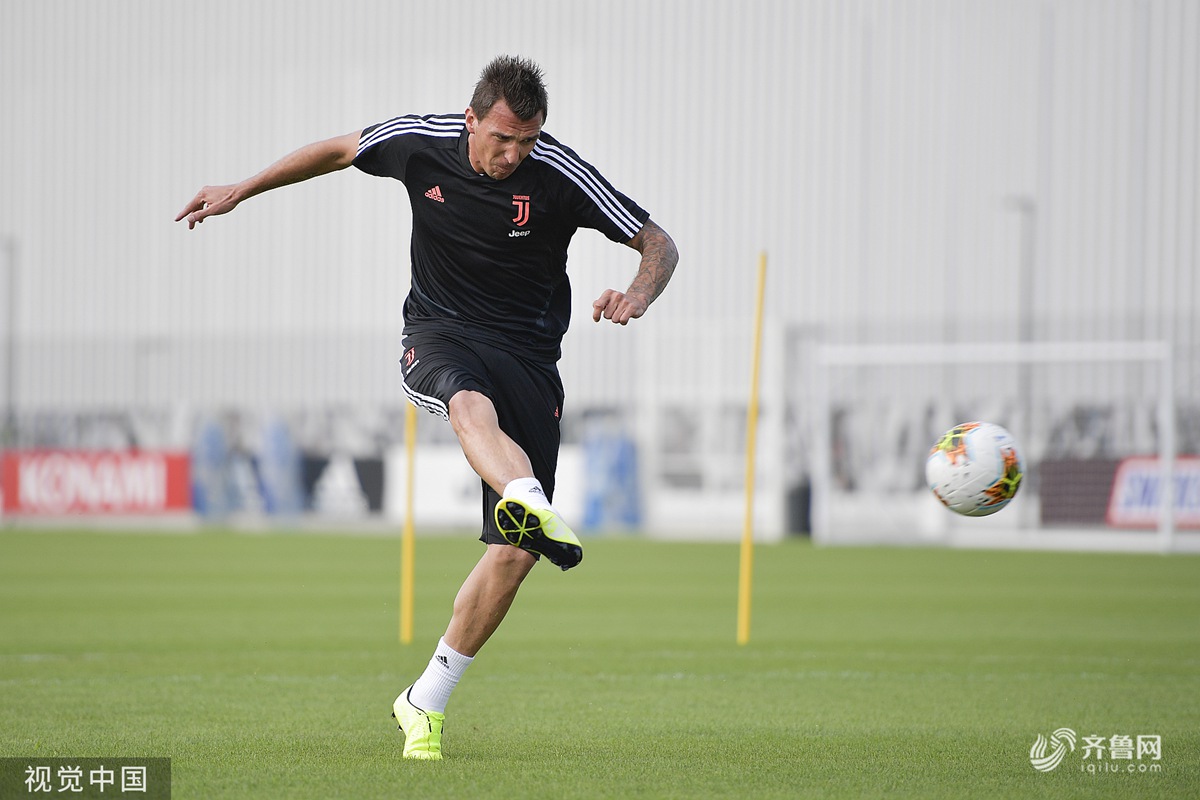尤文图斯训练开放日；冲刺阶段战术微调引欢呼；欧篮联在即；年轻球员得到机会的简单介绍